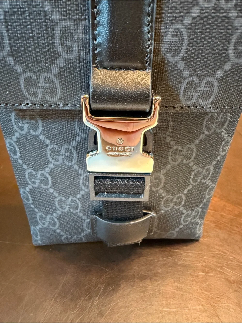 New Authentic Gucci GG Supreme Logo Crossbody Shoulder Bag Black